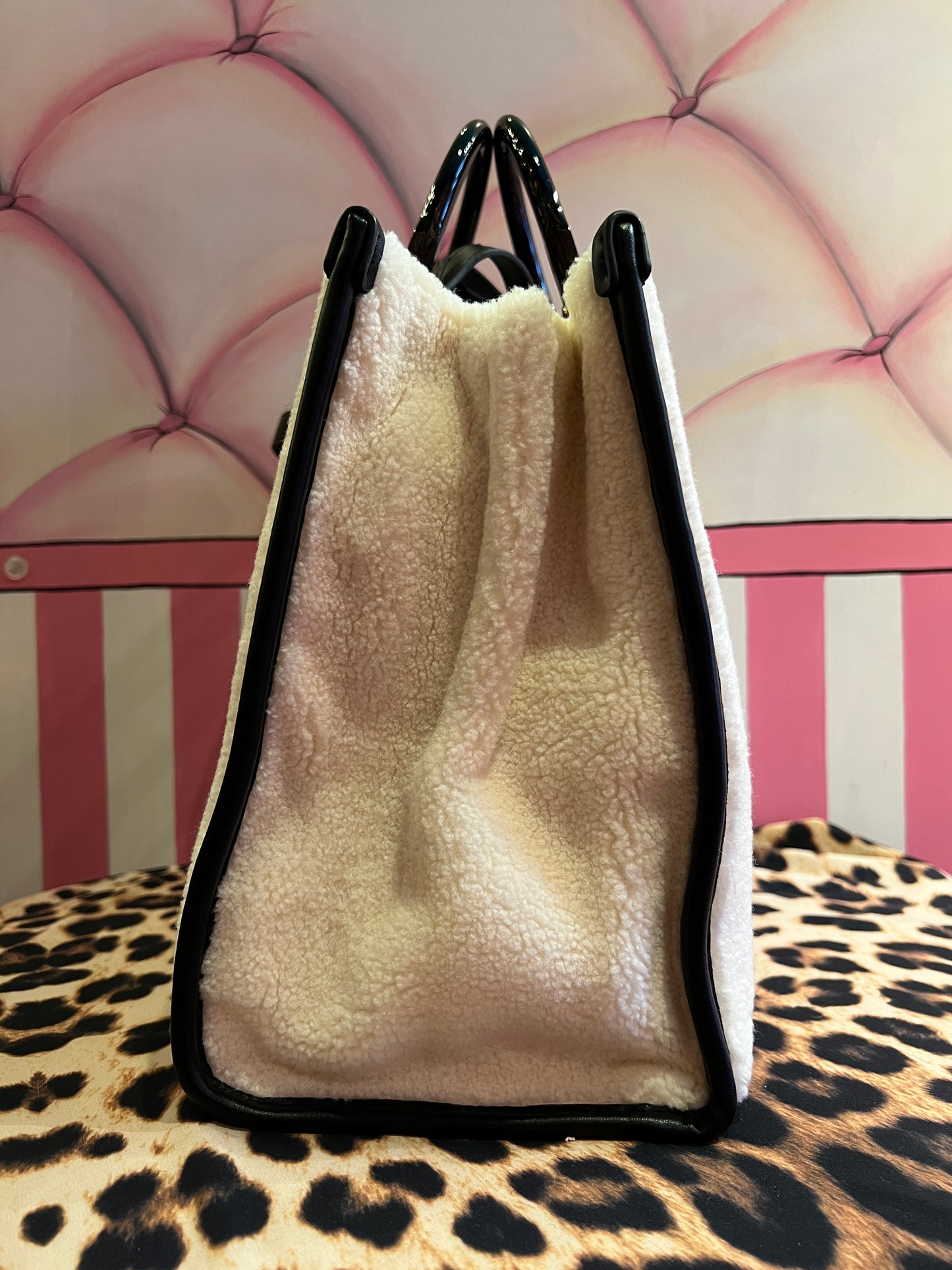 Rue Madam Paris borsa due manici con tracolla ecopelliccia burro Marvin tote winter