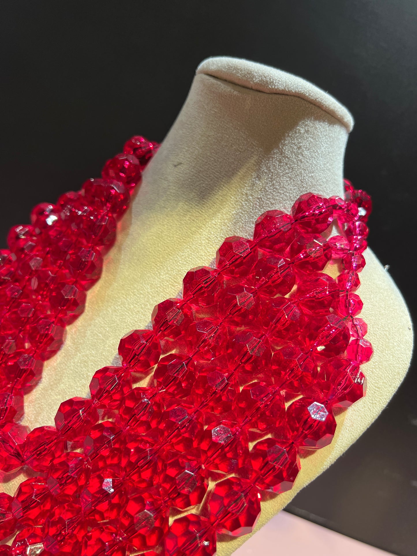 Collana cinque fili resina rosse