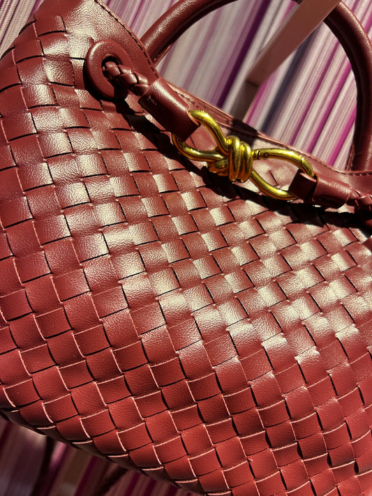 Borsa ecopelle burgundy con lavorazione ad intreccio e tracolla