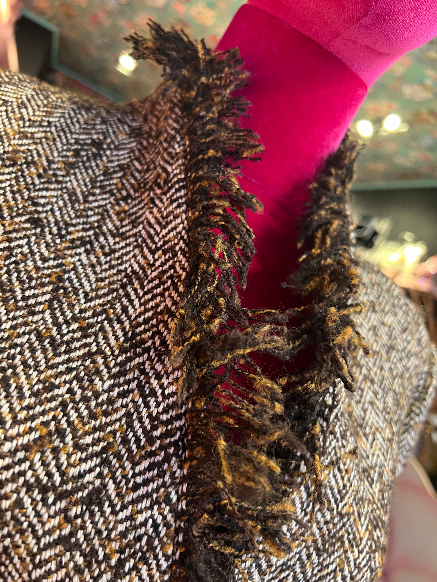 Front street cappotto tweed con dettagli sfrangiati ,  scritta perle