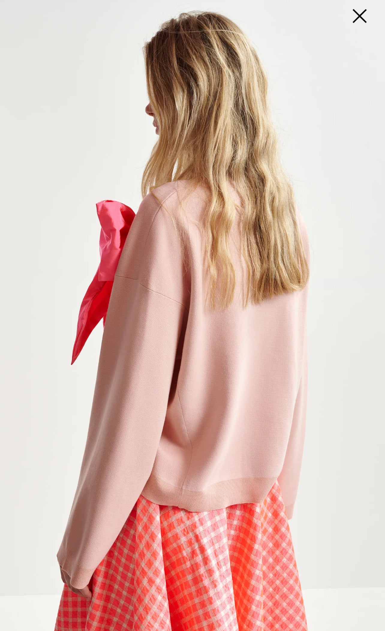 Essentiel antwerp pullover rosa polvere con fiocco rimovibile