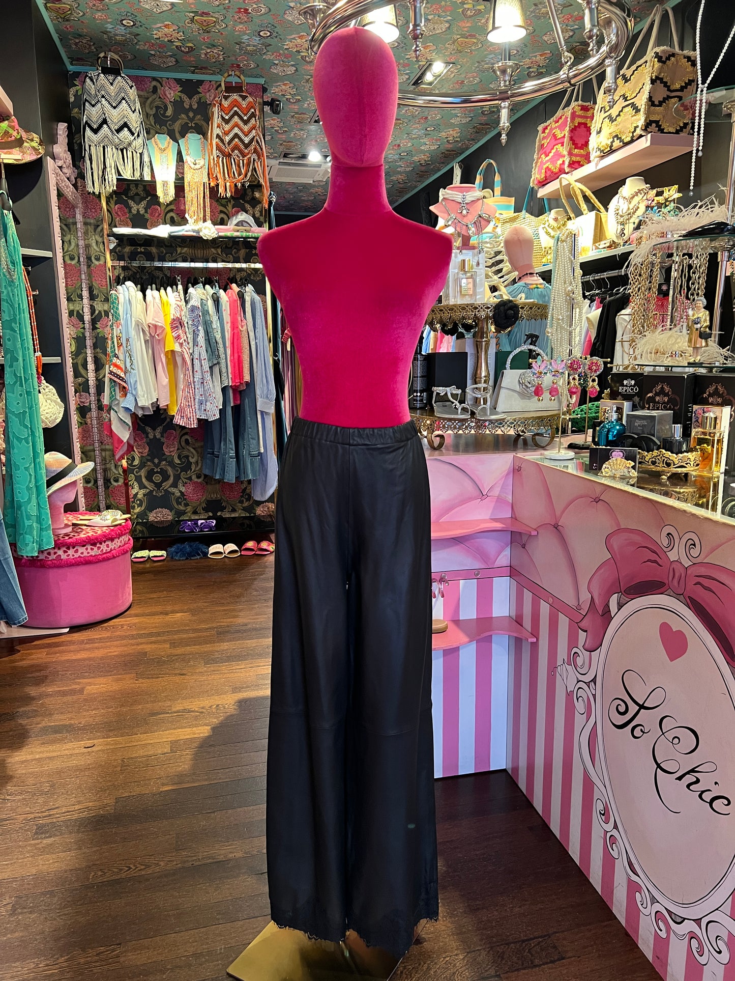 Pink memories pantalone di pelle nero con pizzo