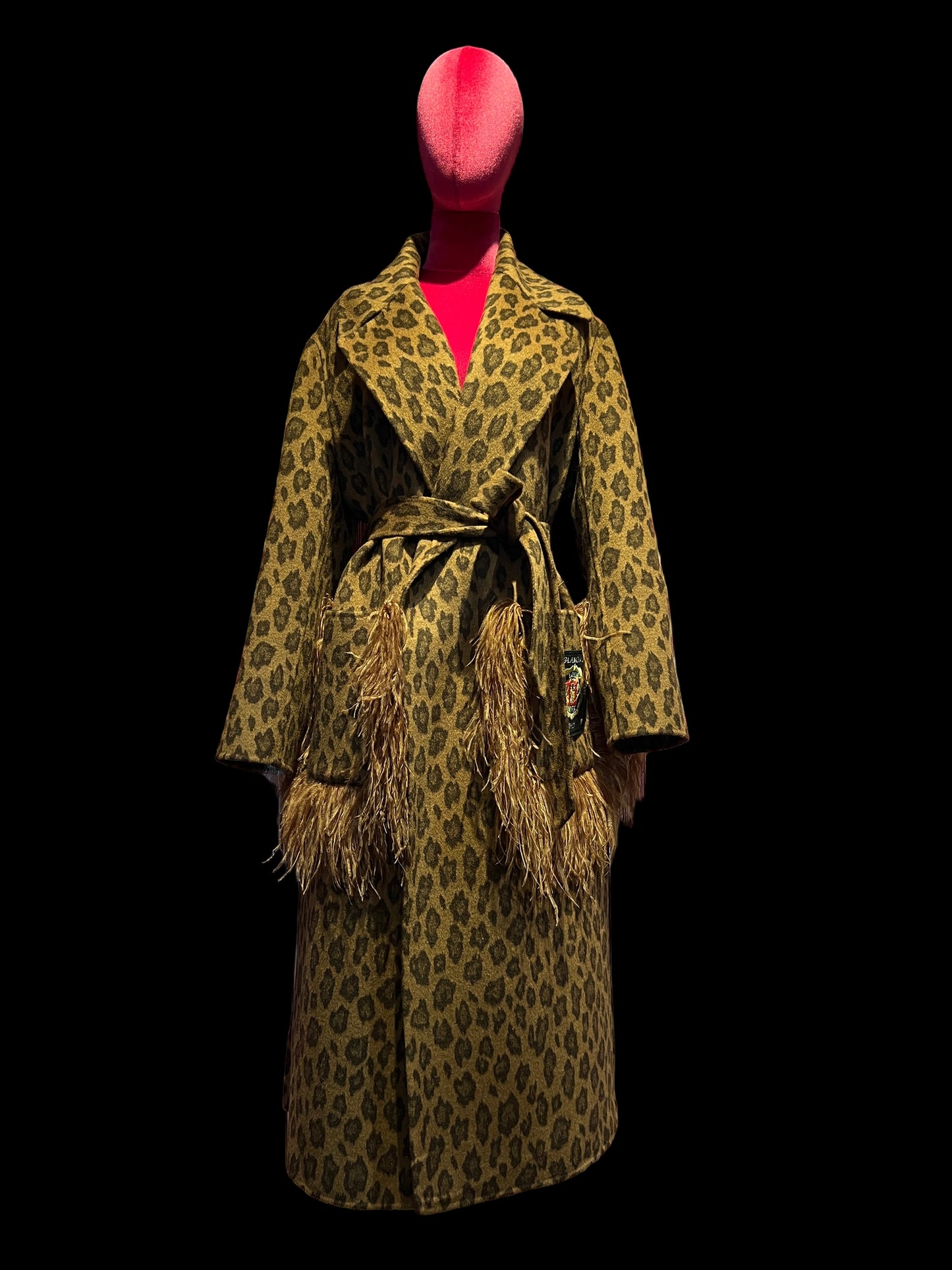 11 love is glamour cappotto fantasia leopardo marrone tasche patch e piume