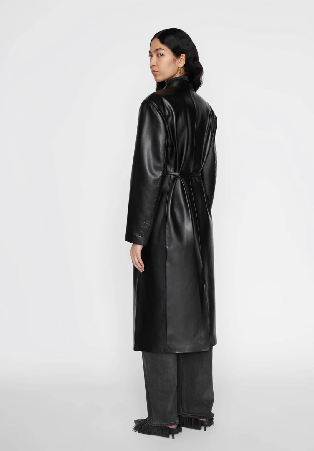Isabelle Blanche Paris cappotto lungo in ecopelle con cintura