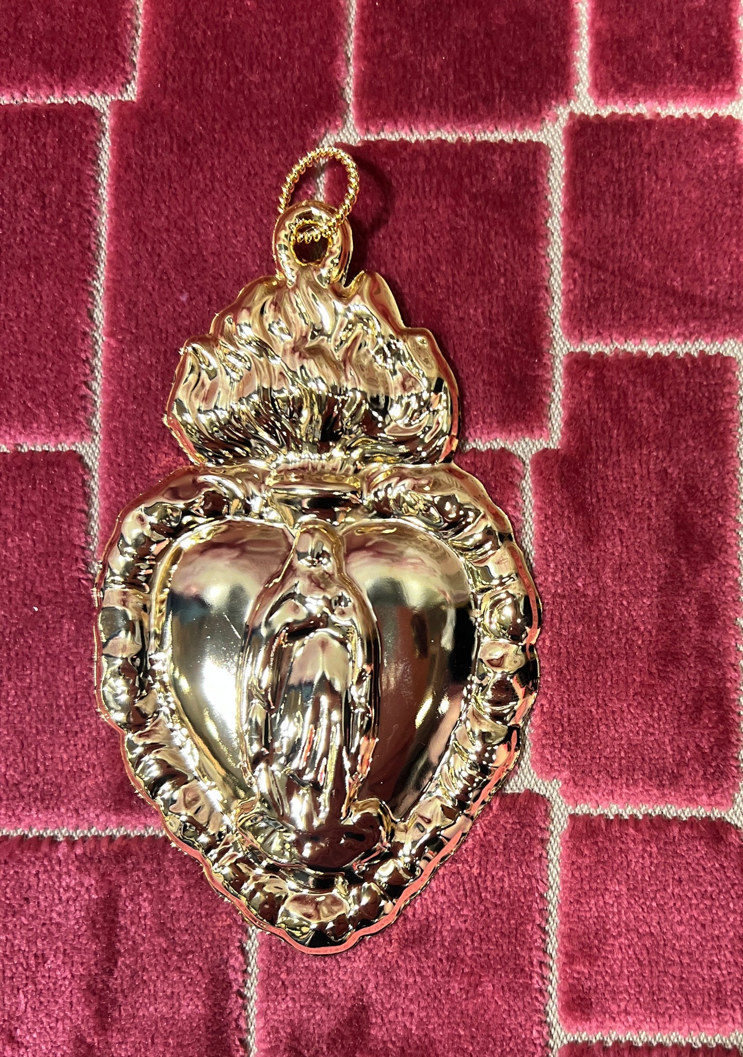 Ciondolo cuore sacro color oro