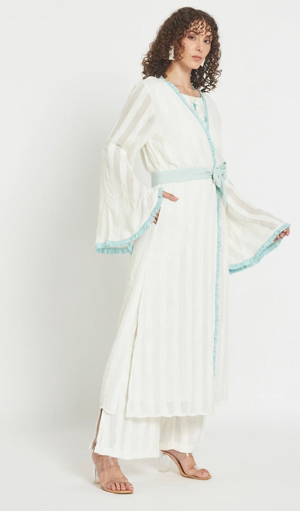 Be-sunset -20% di sconto kimono bianco con cinta e rifiniture turchesi