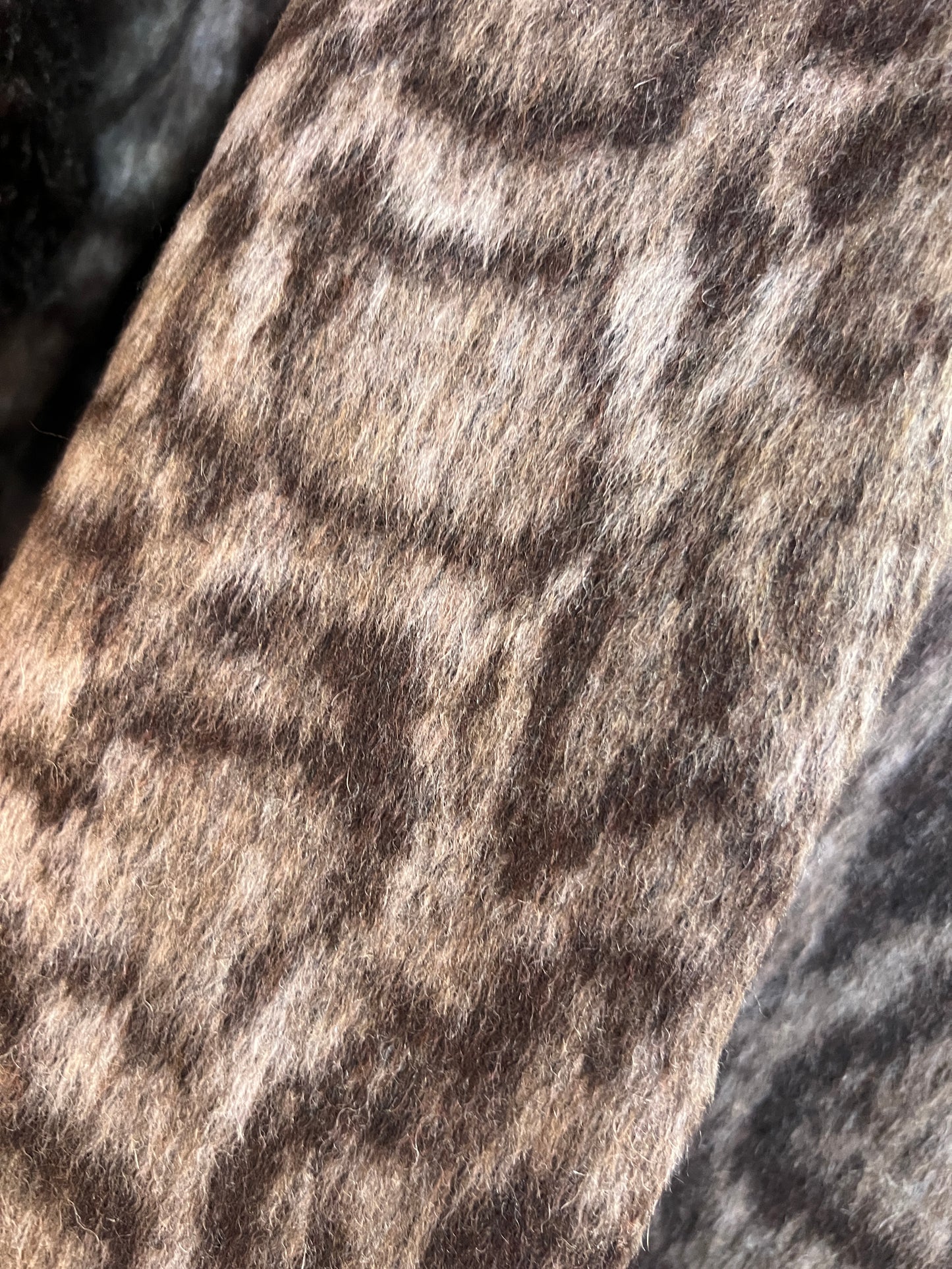 Dahlo mantella animalier con eco Mongolia