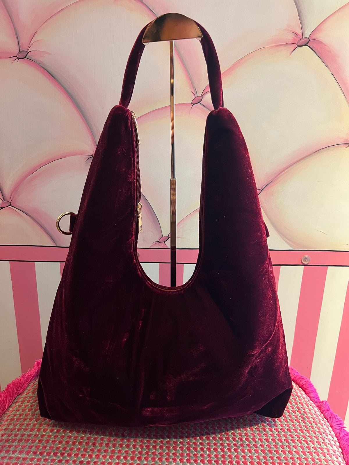 Borsa a spalla di velluto burgundi ricami floreali di paillettes e perline stile orientale con tracollina
