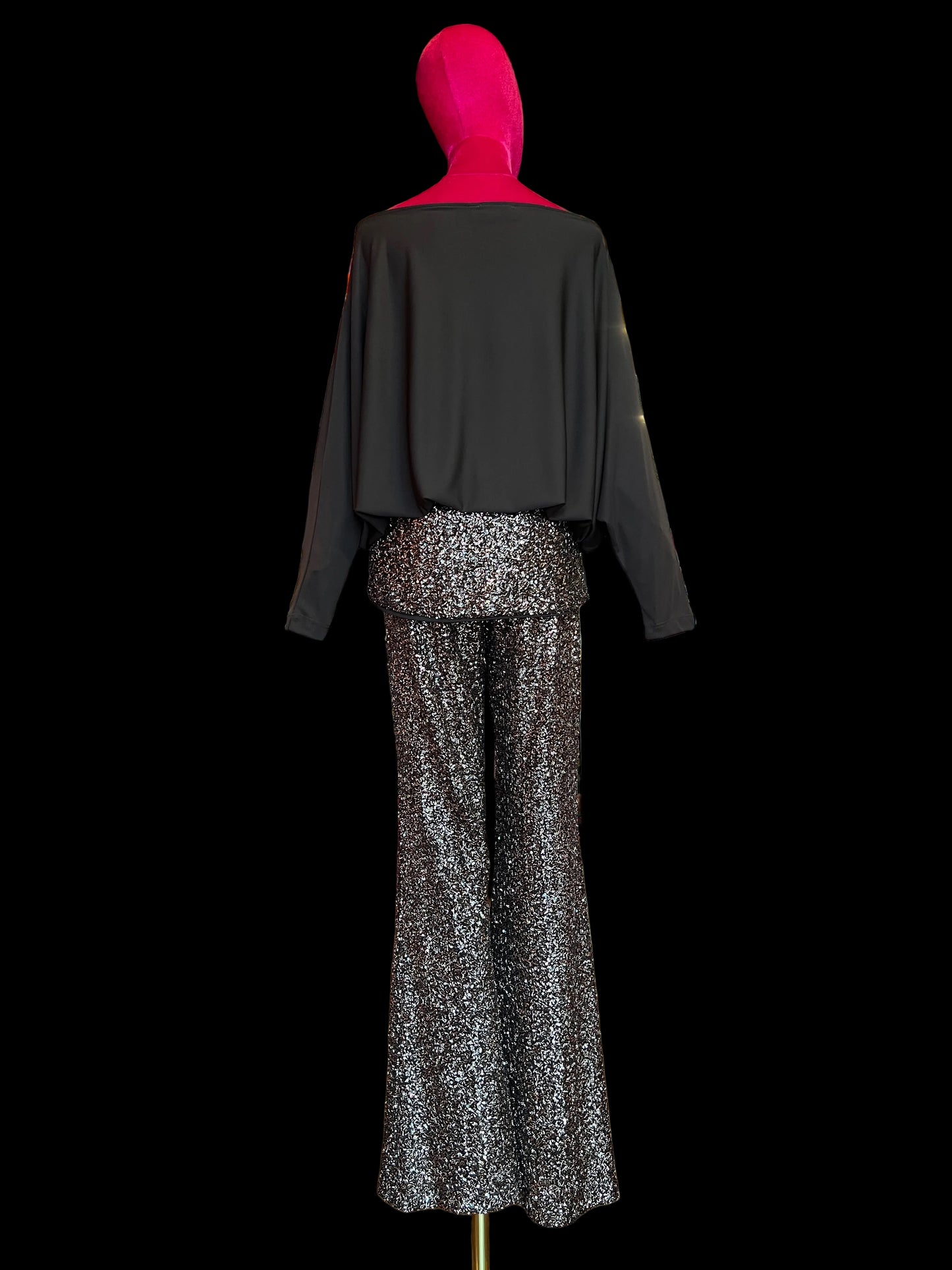 The room completo marrone blusa e pantalone di paillettes