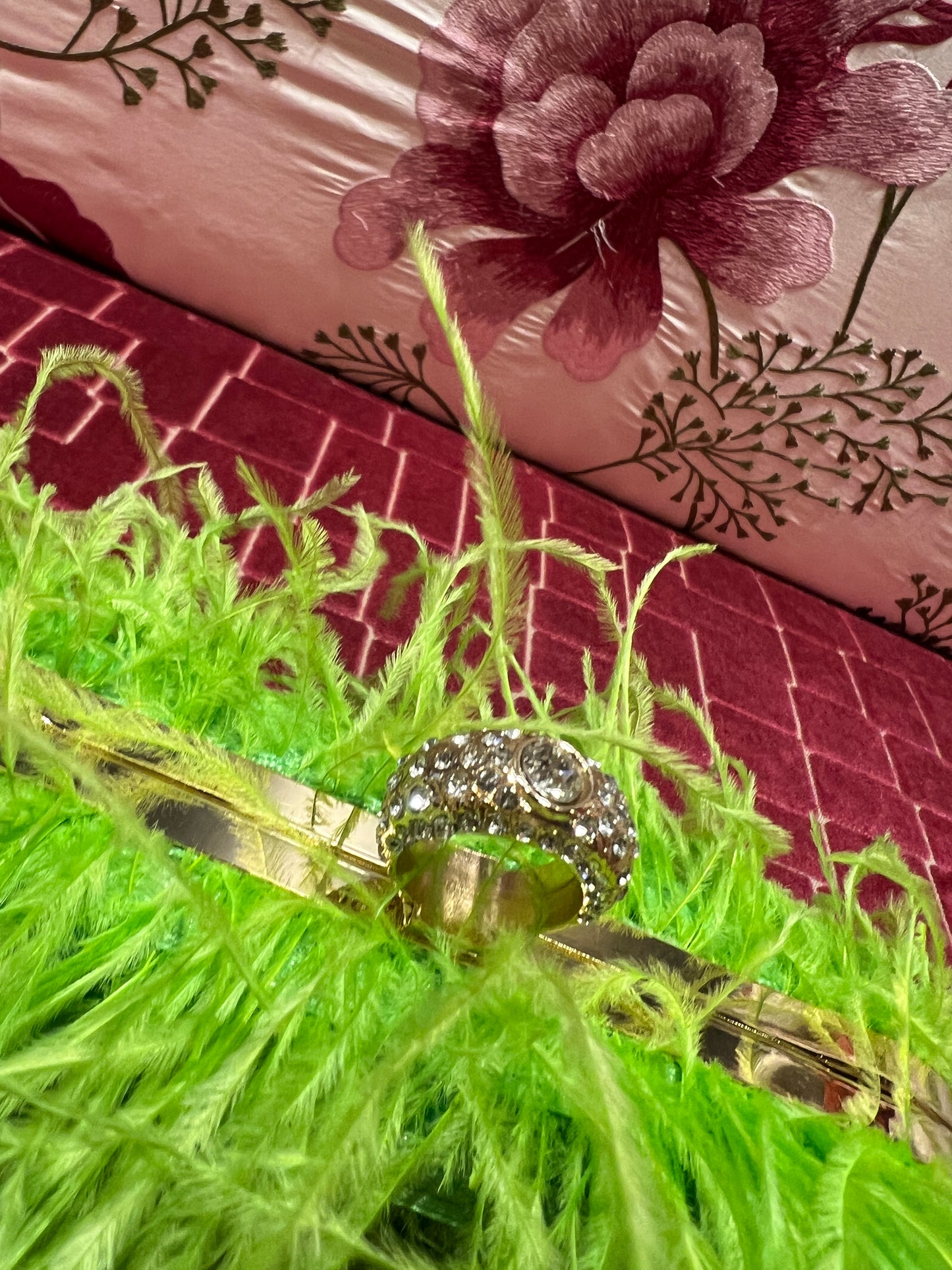 Clutch marabu con tracollina verde