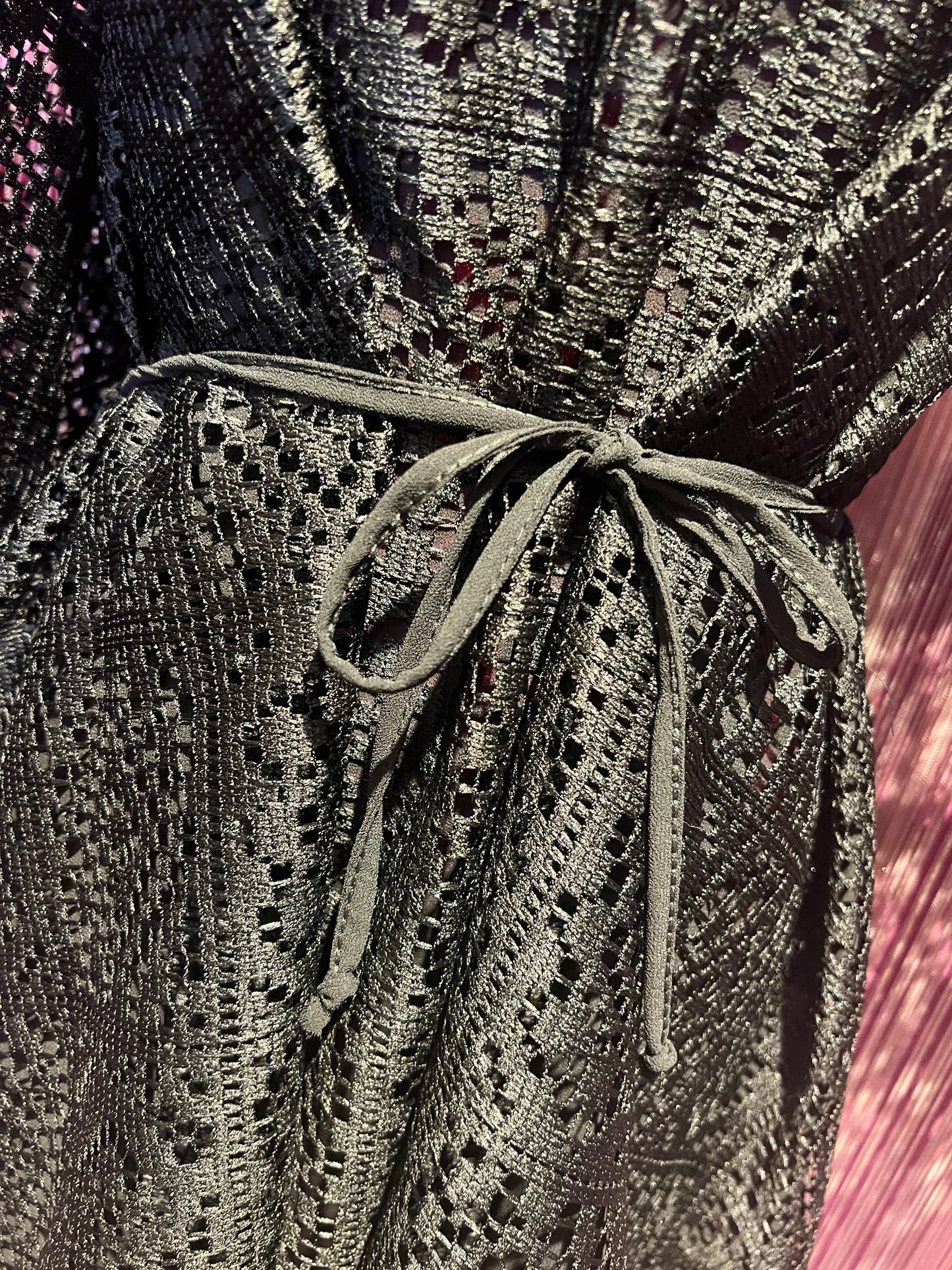 Mon amour Paris abito in pizzo nero scollo Bardot con cinta in vita