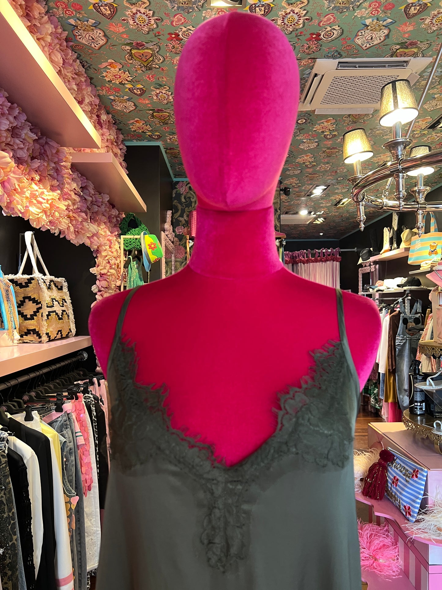 Pink memories-40% di sconto abito sottoveste verde militare con pizzo e spacco laterale