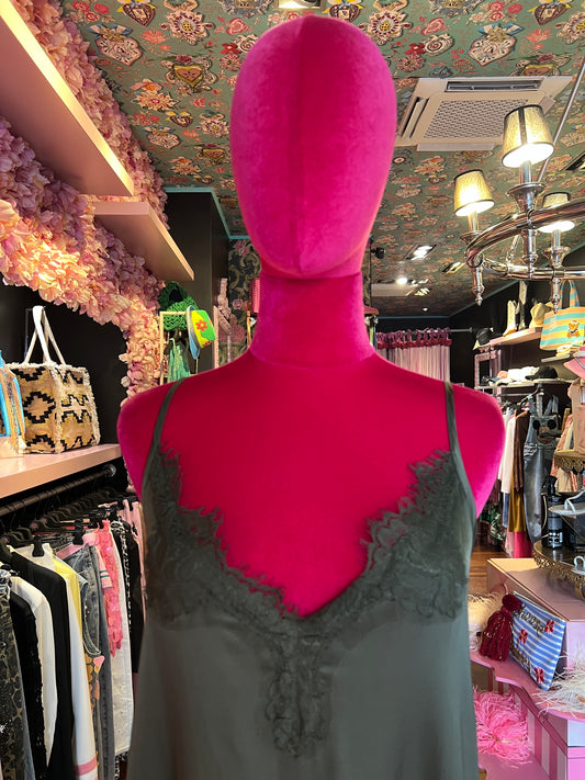 Pink memories-40% di sconto abito sottoveste verde militare con pizzo e spacco laterale