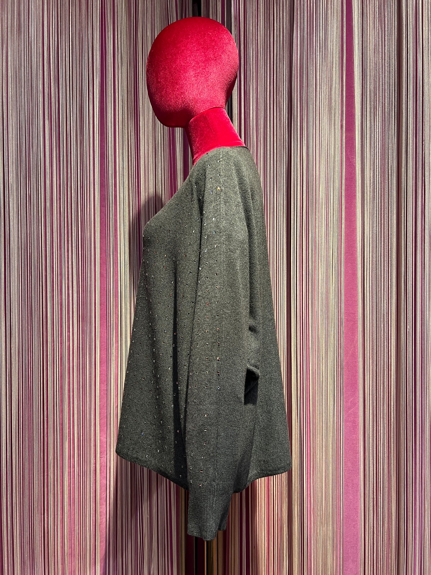 The room maglia over  girocollo grigia con cristalli