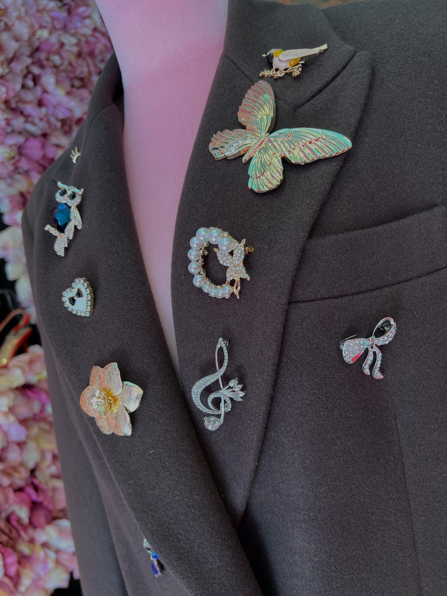 5 Progress cappotto doppiopetto con spille marrone scuro