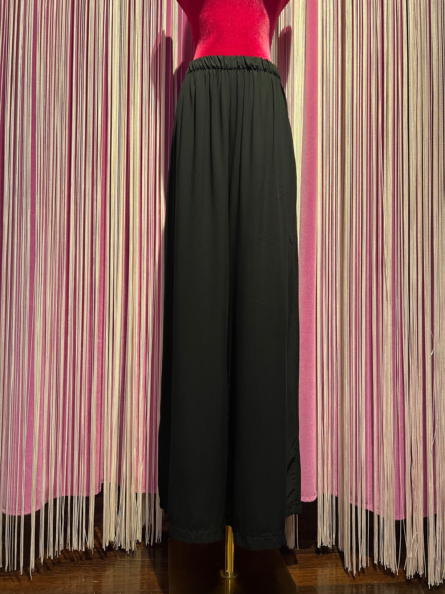Mon amour Paris completo nero oversize blusa scollo Bardot e pantalone palazzo con elastico in vita