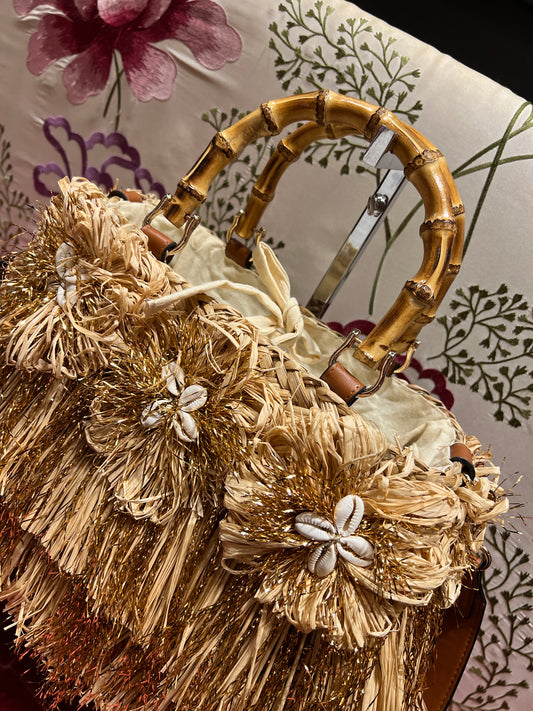 Borsa in rafia manici in bambù con decorazioni conchiglie e tracolla