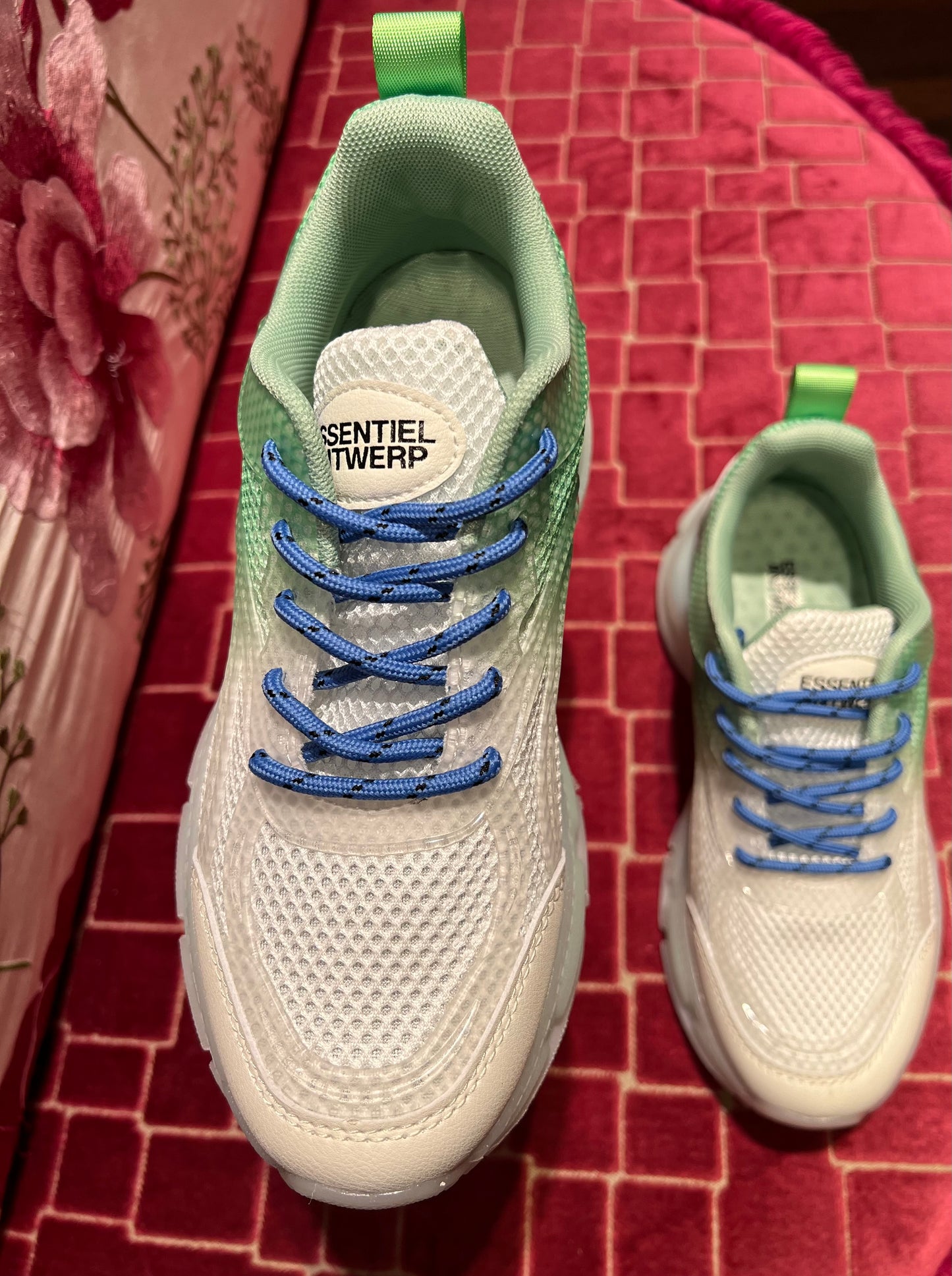 Essential antwerp sneakers bianco e verde lacci azzurri