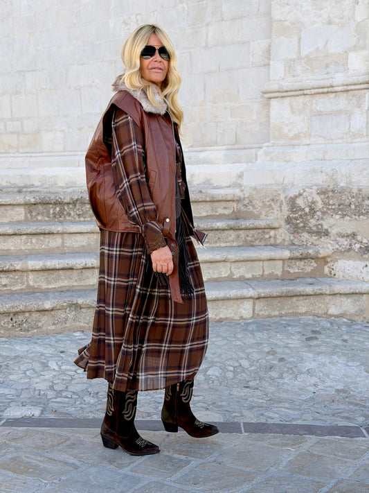 Mon amour Paris gilet ecopelle color cuoio con collo ecopelliccia rimovibile