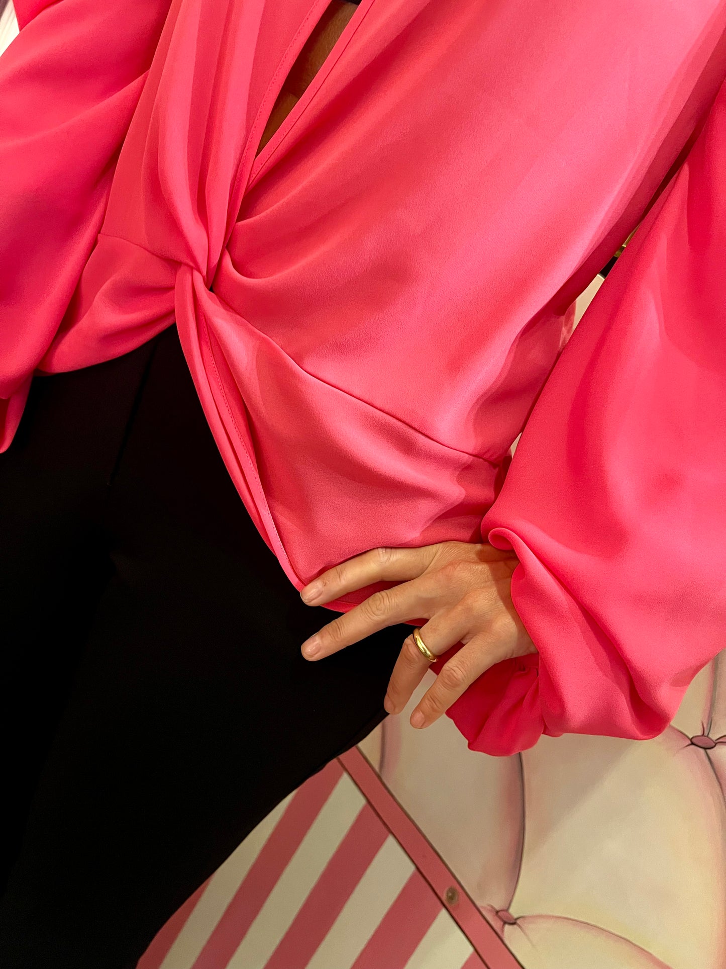 Dahlo blusa fucsia e rosa bubble c/intarsio plisse’ e piume collo sconto 50%