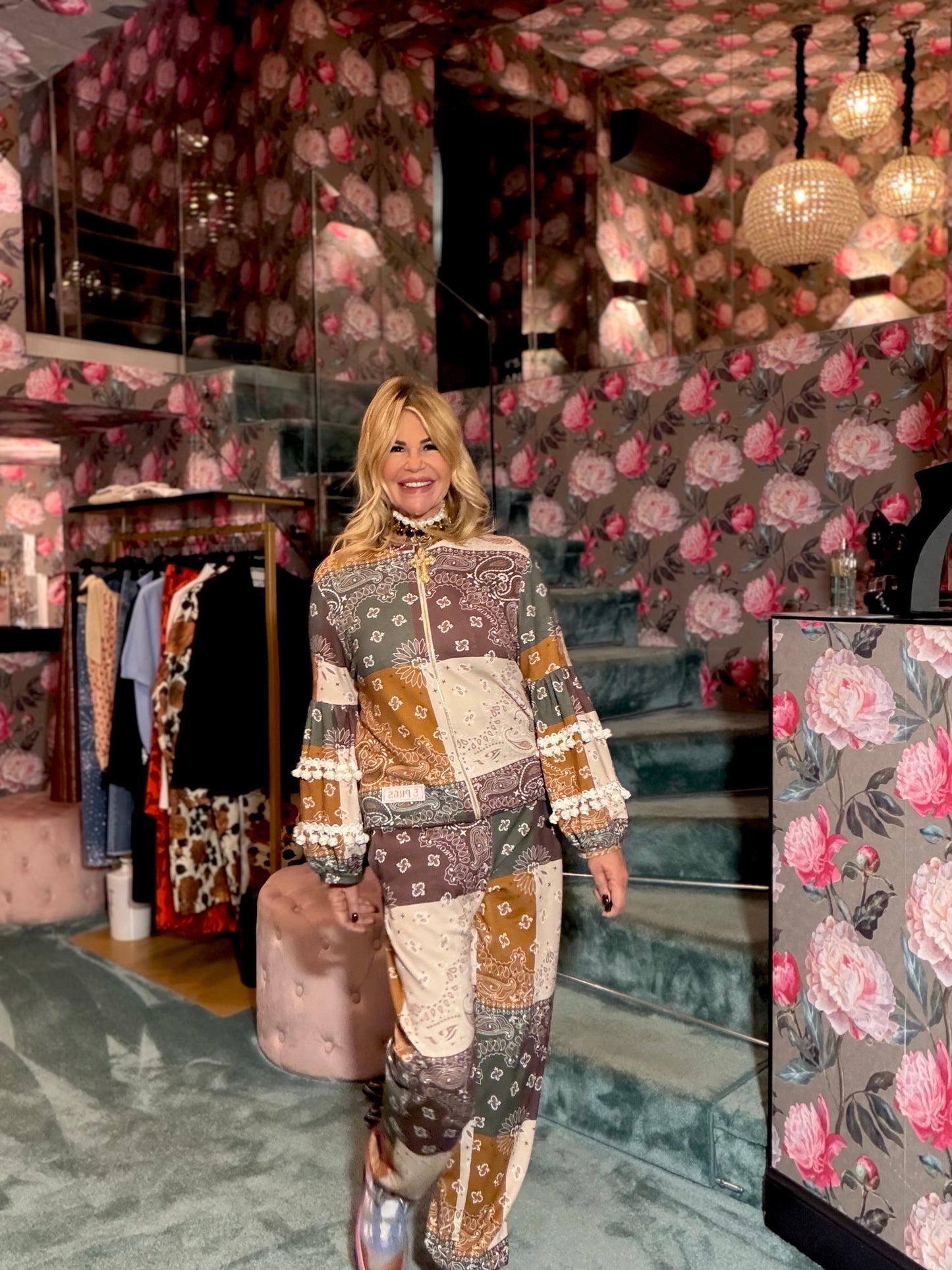 5 Progress completo fantasia bandana in felpa giacchino con zip , maniche balloon decorazioni pon pon , pantalone jogging con elastico in vita