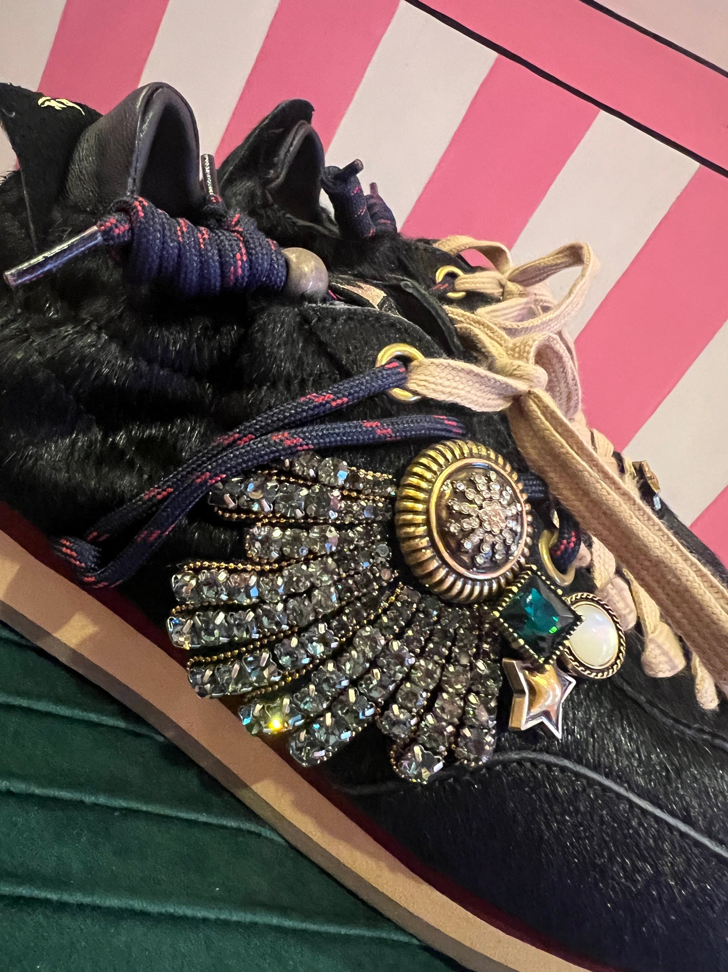 Nan-Ku sneaker cavallino nero con decorazioni cristalli