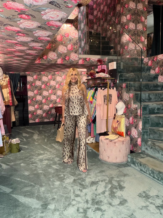 The room completo top e pantalone con elastico e laccetto in vita stampa animalier