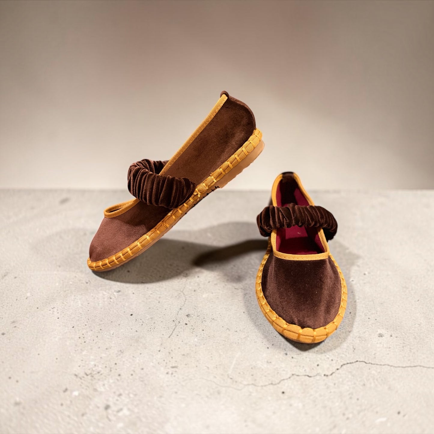 Love&roses scarpa (friulana) velluto marrone con profilo senape ,suola in gomma 🤎