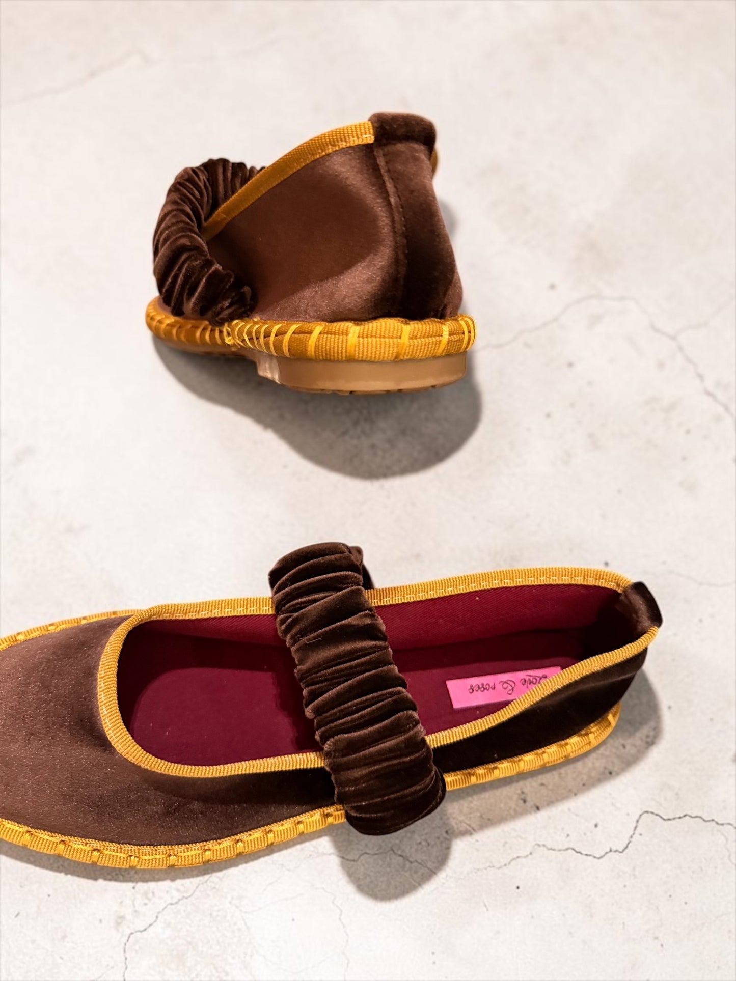 Love&roses scarpa (friulana) velluto marrone con profilo senape ,suola in gomma 🤎