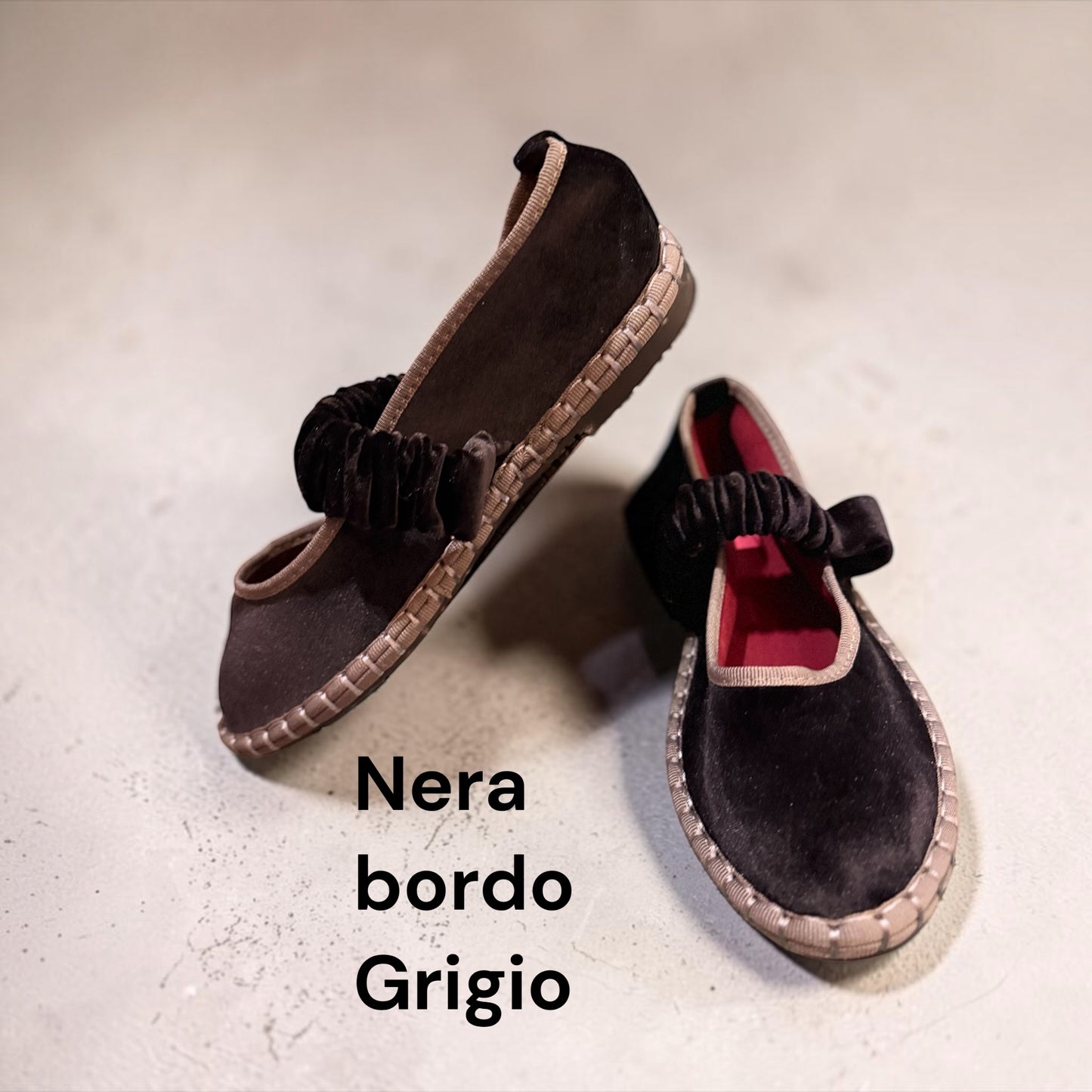 Love&roses scarpa (friulana) velluto NERA con profilo GRIGIO ,suola in gomma 🖤