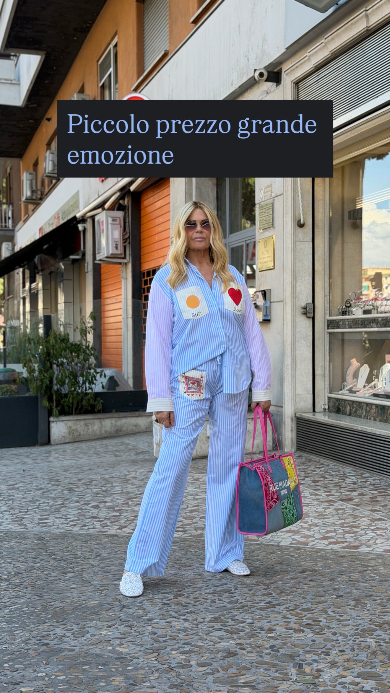 Mon amour Paris completo camicia a righe bianco e celeste rosa e bianco e giallino e bianco con tasche cuore e sole , pantalone a righe celeste e bianco con elastico in vita tasche con scritta bisous bisous