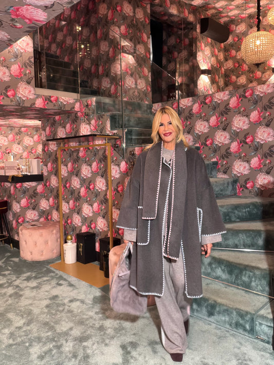 Sincere Paris -40% di sconto cappotto con sciarpa rimovibile grigio scuro con bordi rosa e celesti