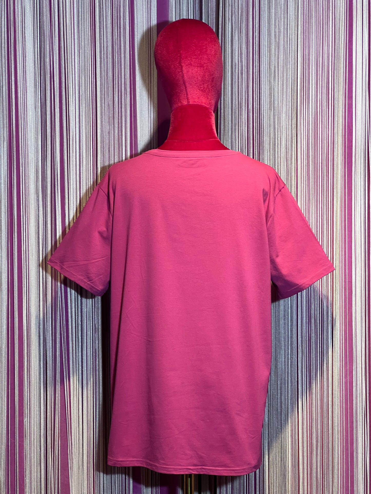 Mon amour Paris sconto -30% t-shirt mezza manica rosa fragola con scritta  “ amore “ con cristalli