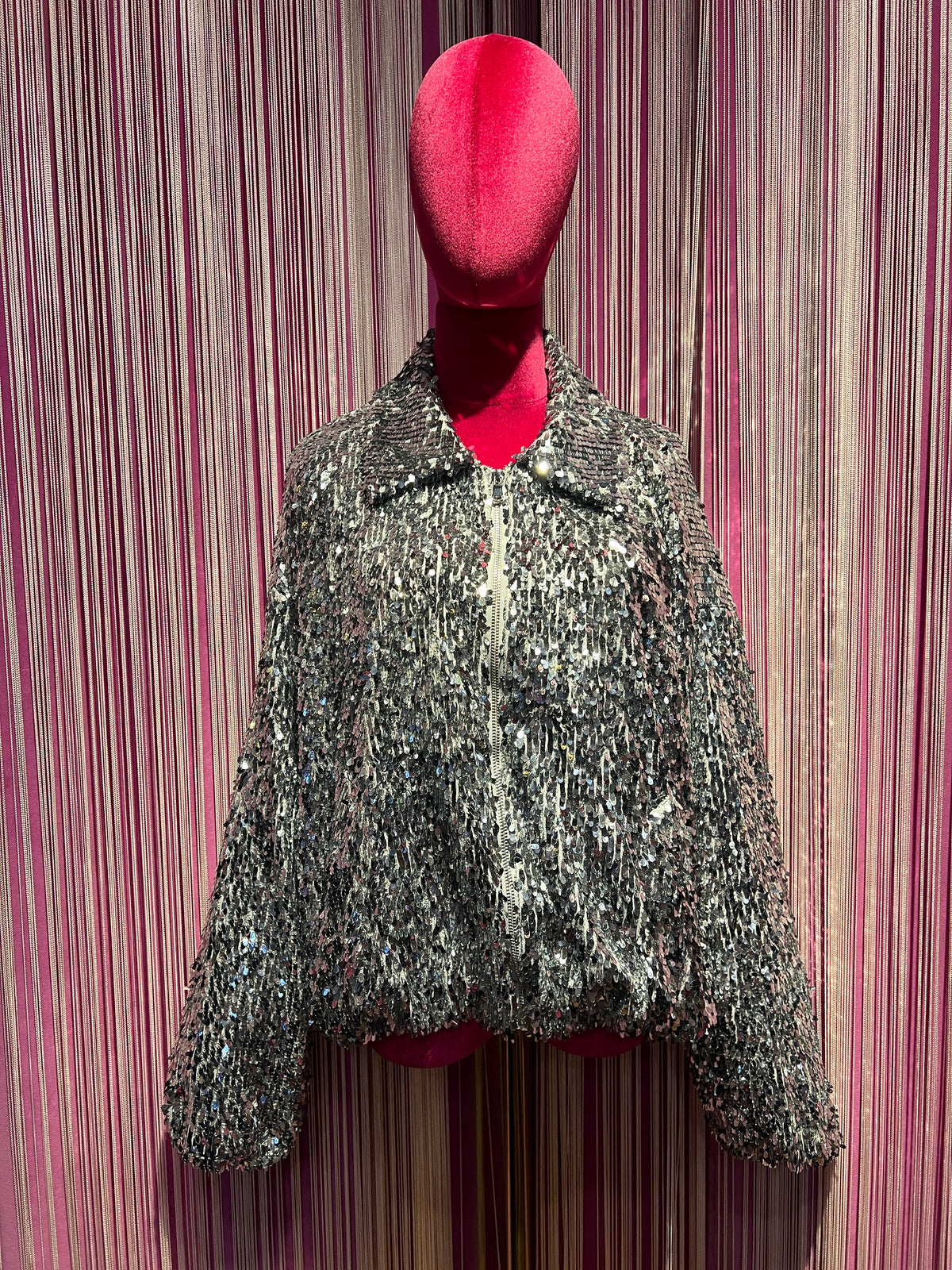 The room bomber full paillettes grigio/ argento con fodera in jersey, chiusura zip e tasche